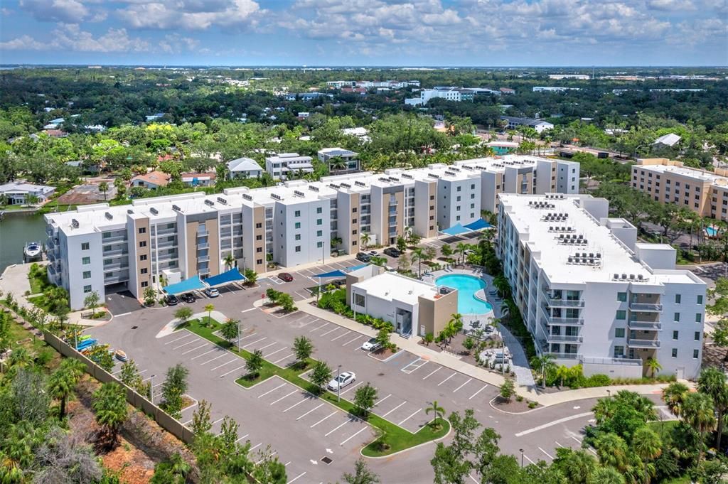 For Sale: $765,000 (1 beds, 2 baths, 1332 Square Feet)