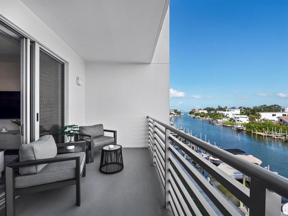 For Sale: $765,000 (1 beds, 2 baths, 1332 Square Feet)
