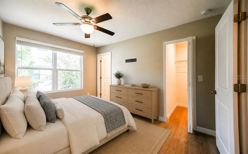 For Sale: $230,000 (2 beds, 2 baths, 1120 Square Feet)