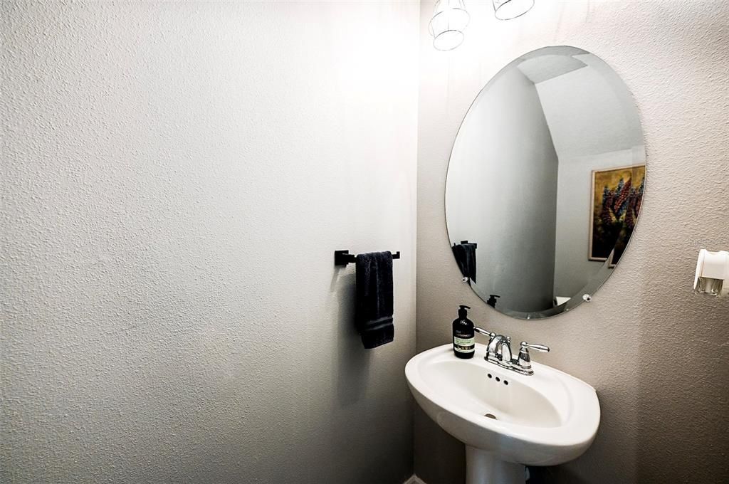 For Sale: $230,000 (2 beds, 2 baths, 1120 Square Feet)