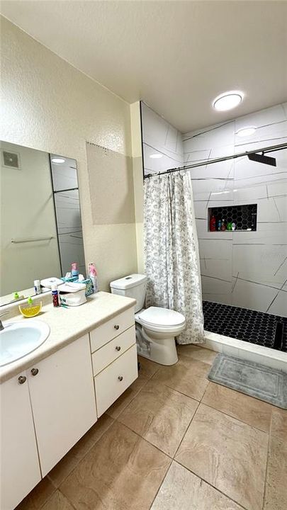 For Rent: $2,200 (2 beds, 2 baths, 1085 Square Feet)