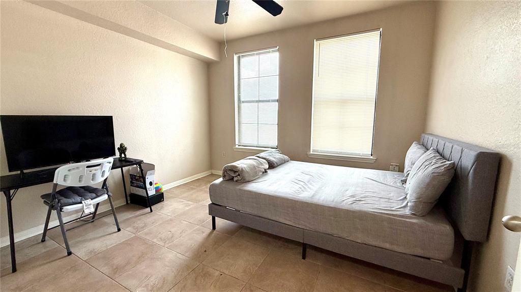 For Rent: $2,200 (2 beds, 2 baths, 1085 Square Feet)