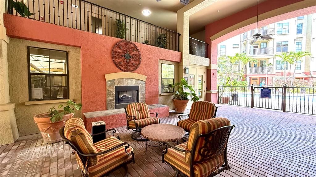 For Rent: $2,200 (2 beds, 2 baths, 1085 Square Feet)