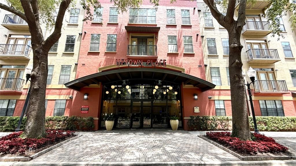 For Rent: $2,200 (2 beds, 2 baths, 1085 Square Feet)