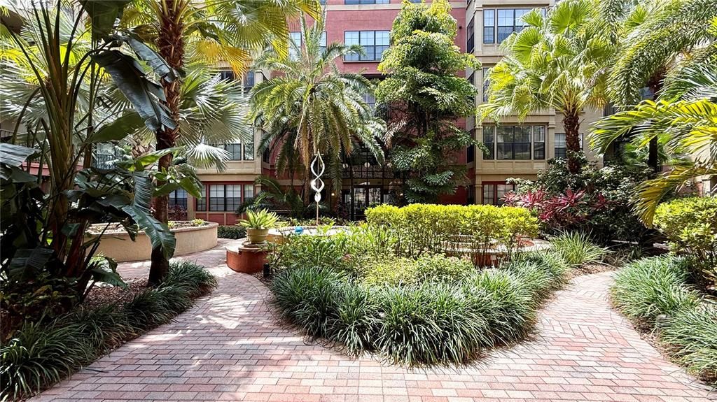 For Rent: $2,200 (2 beds, 2 baths, 1085 Square Feet)