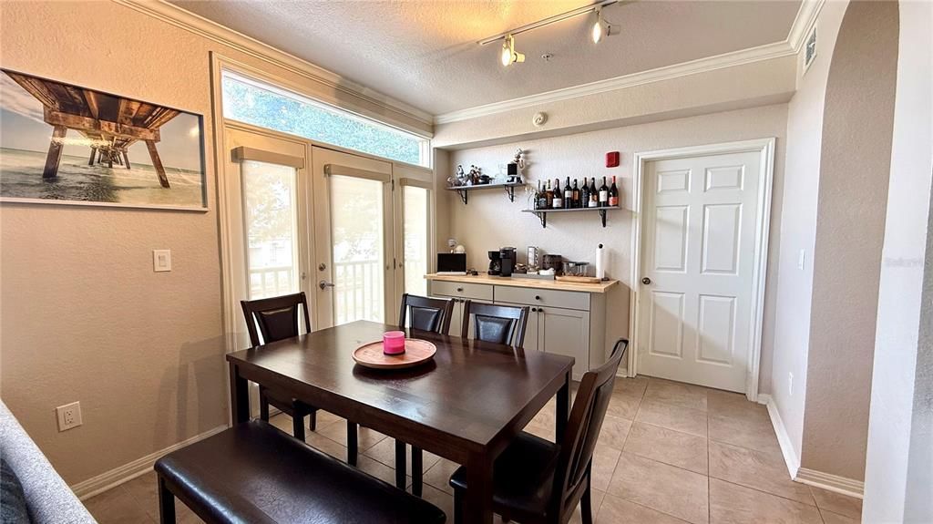 For Rent: $2,200 (2 beds, 2 baths, 1085 Square Feet)