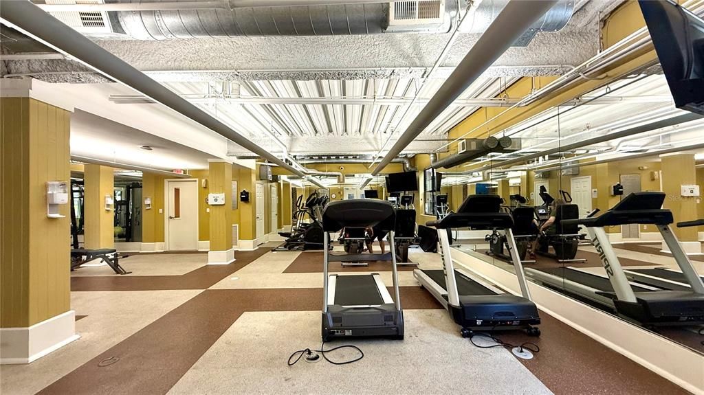 For Rent: $2,200 (2 beds, 2 baths, 1085 Square Feet)