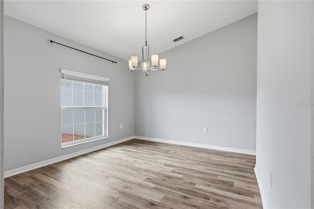 En Venta: $347,000 (4 camas, 2 baños, 1859 Pies cuadrados)