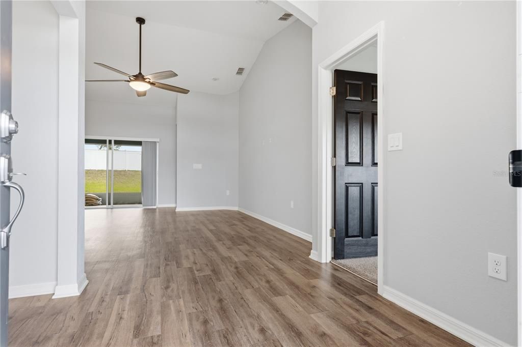 En Venta: $347,000 (4 camas, 2 baños, 1859 Pies cuadrados)