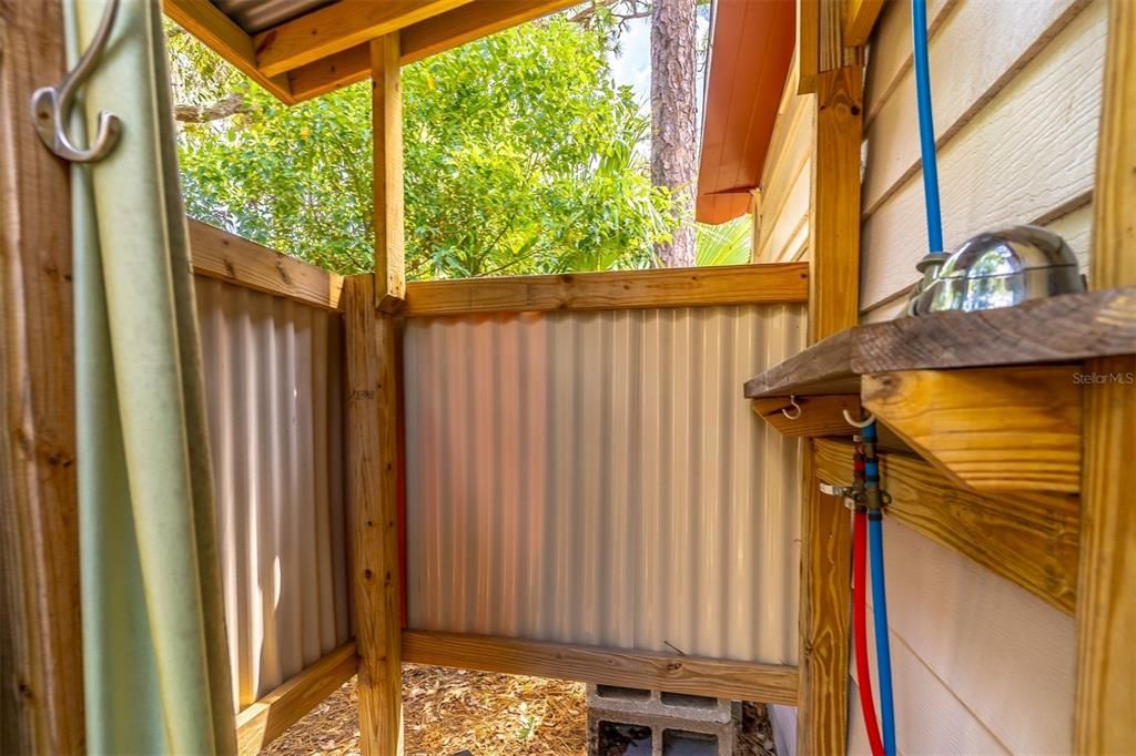 For Sale: $250,000 (2 beds, 2 baths, 1470 Square Feet)