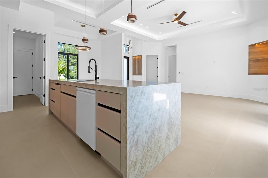 For Sale: $660,000 (3 beds, 2 baths, 2087 Square Feet)