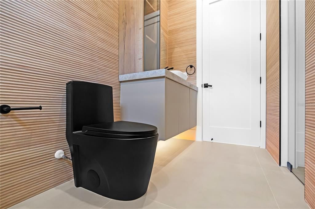 For Sale: $660,000 (3 beds, 2 baths, 2087 Square Feet)