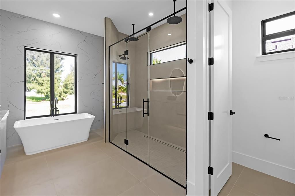 For Sale: $660,000 (3 beds, 2 baths, 2087 Square Feet)