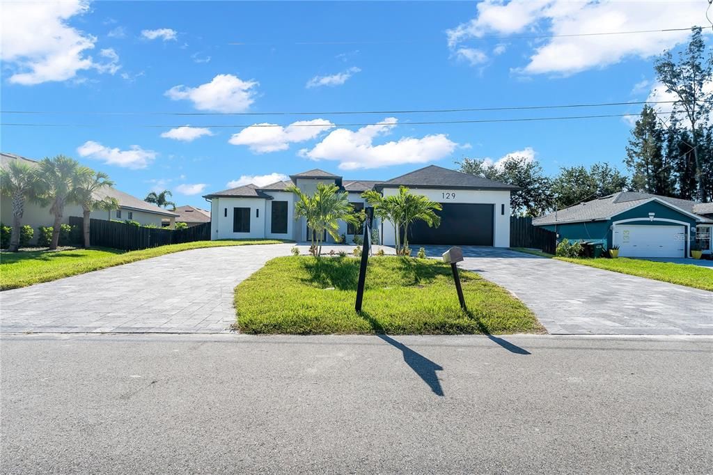 For Sale: $660,000 (3 beds, 2 baths, 2087 Square Feet)
