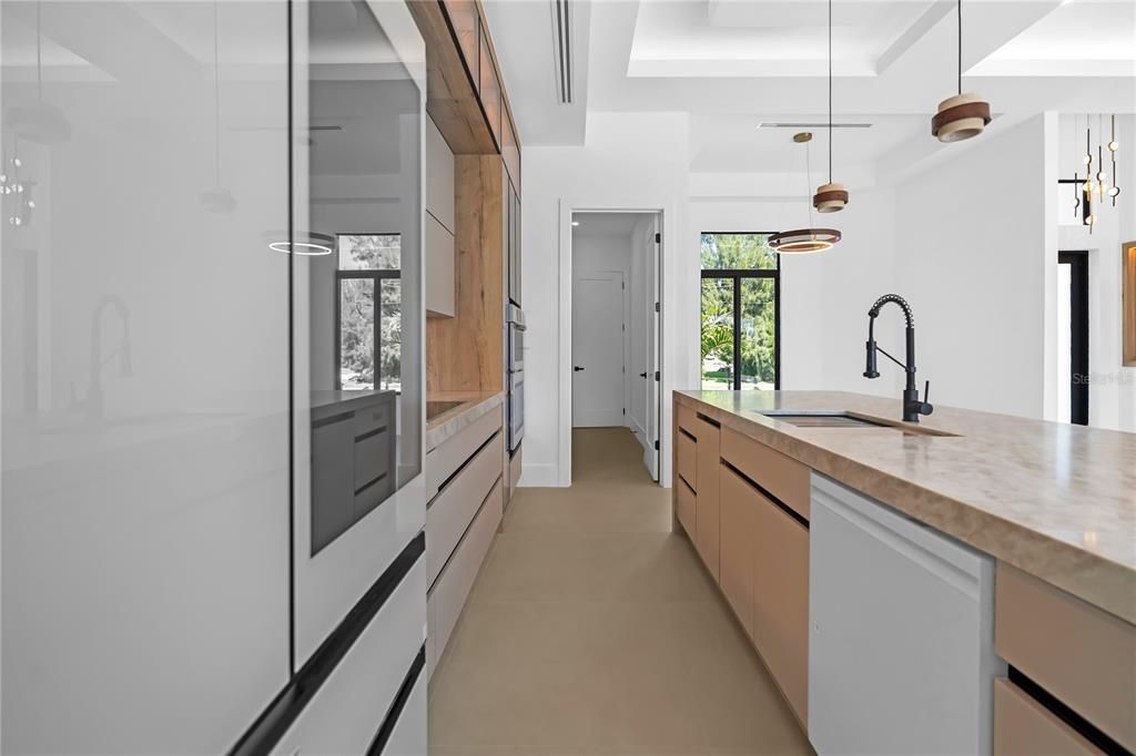 For Sale: $660,000 (3 beds, 2 baths, 2087 Square Feet)