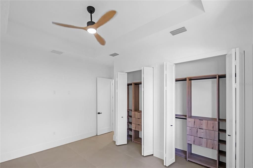 For Sale: $660,000 (3 beds, 2 baths, 2087 Square Feet)