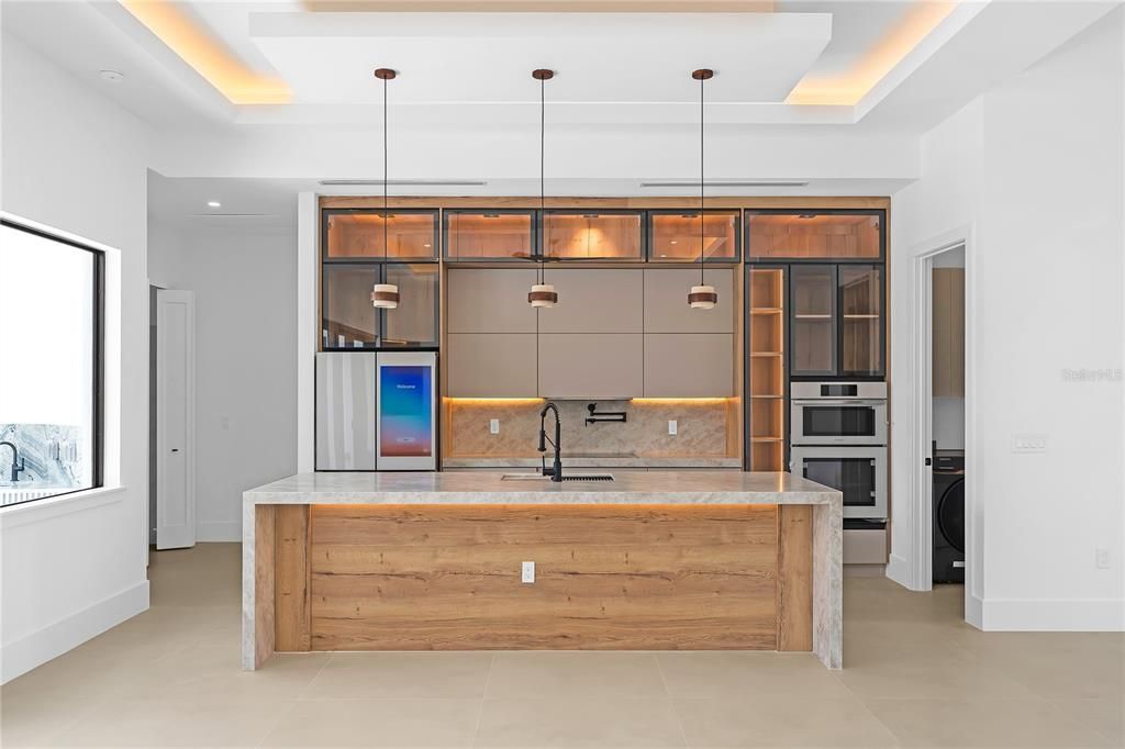 For Sale: $660,000 (3 beds, 2 baths, 2087 Square Feet)
