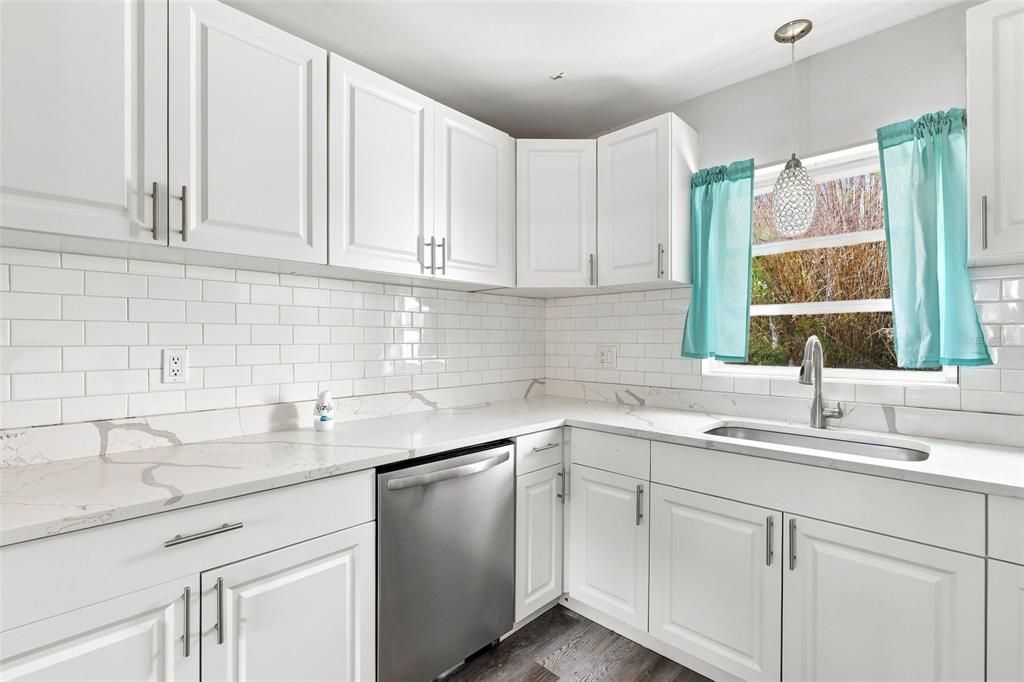 En Venta: $329,900 (2 camas, 2 baños, 1395 Pies cuadrados)
