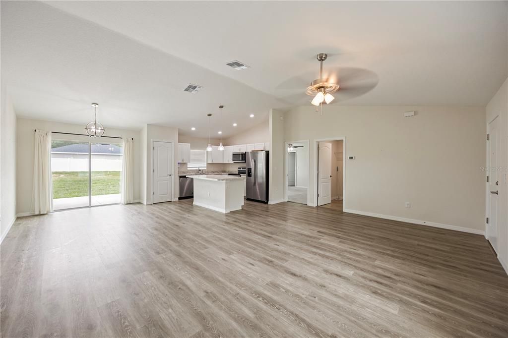 For Rent: $2,000 (3 beds, 2 baths, 1390 Square Feet)