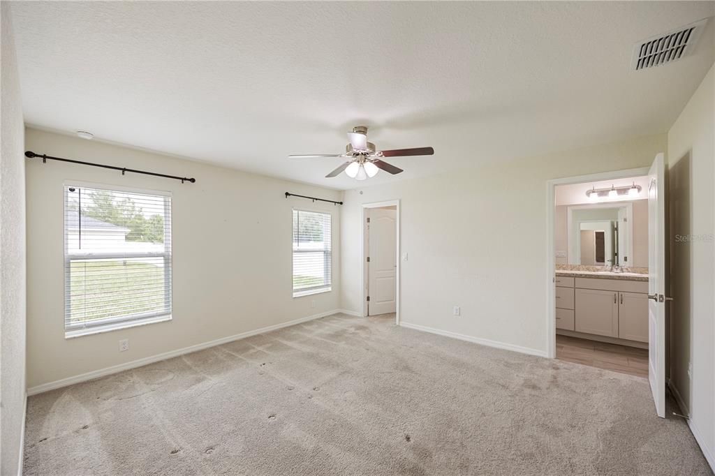 For Rent: $2,000 (3 beds, 2 baths, 1390 Square Feet)
