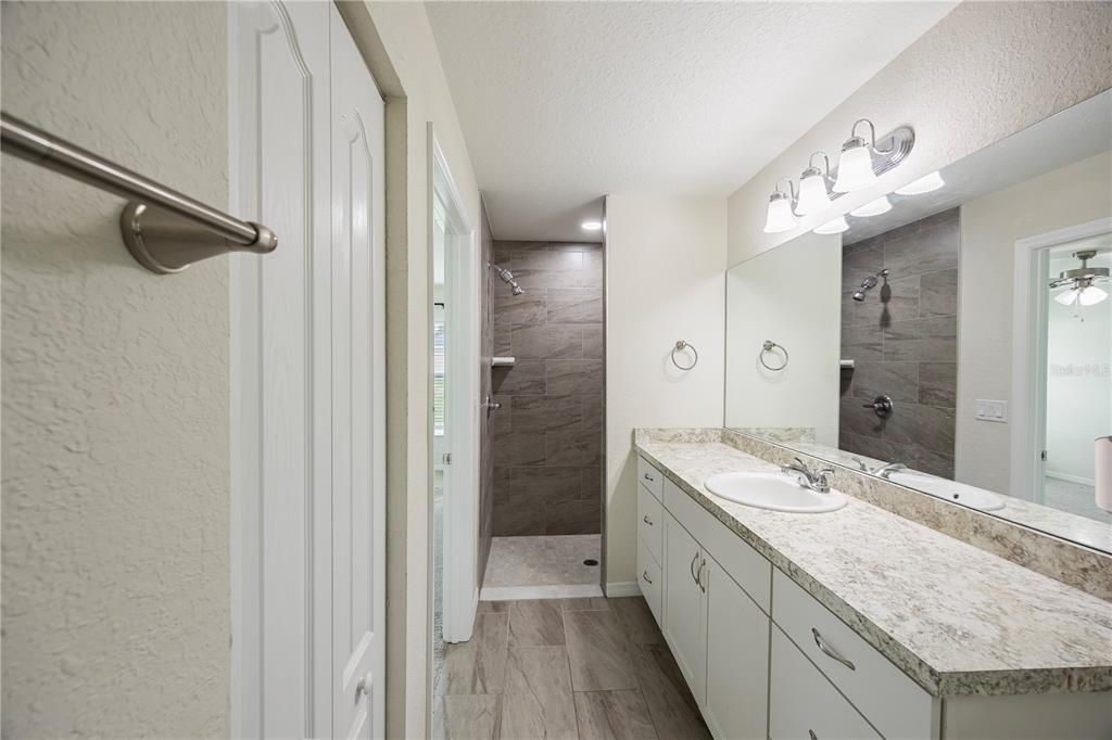 For Rent: $2,000 (3 beds, 2 baths, 1390 Square Feet)
