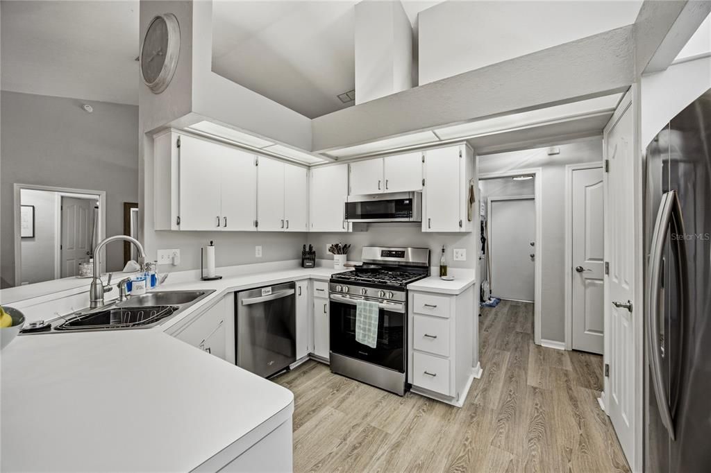 En Venta: $345,000 (3 camas, 2 baños, 1756 Pies cuadrados)