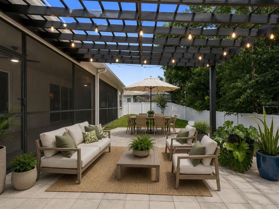 En Venta: $499,900 (4 camas, 3 baños, 2628 Pies cuadrados)