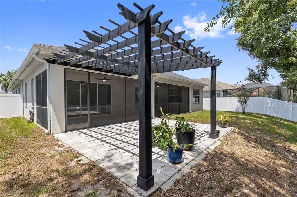 En Venta: $499,900 (4 camas, 3 baños, 2628 Pies cuadrados)