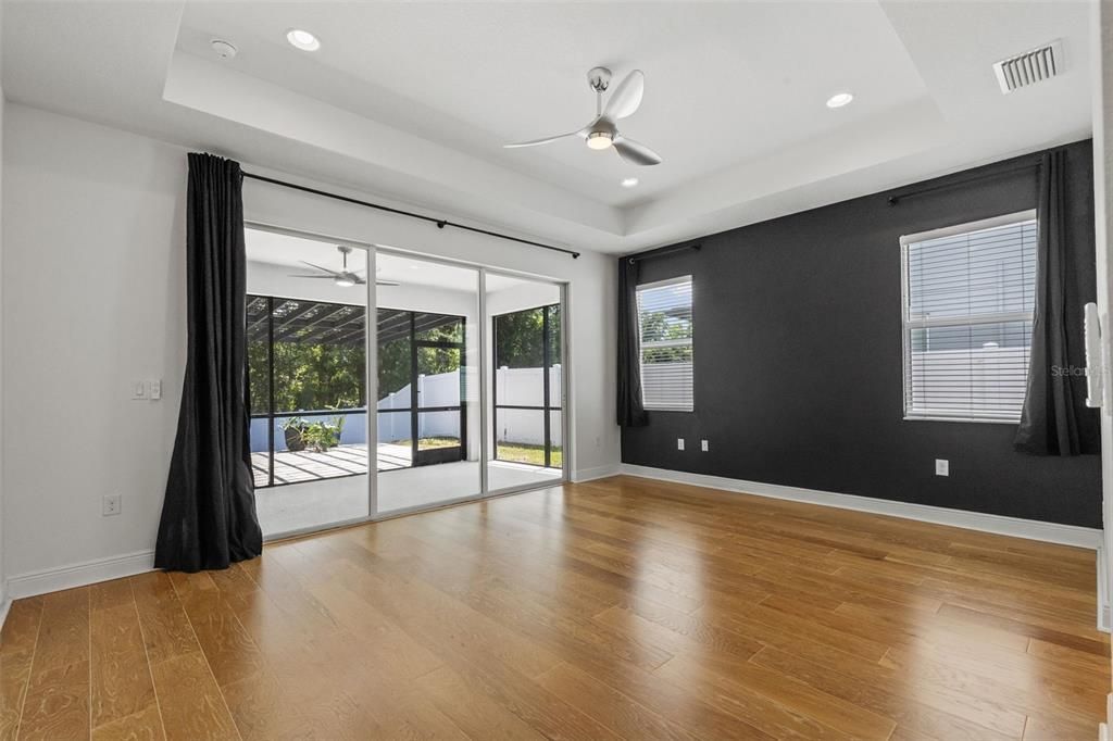 En Venta: $499,900 (4 camas, 3 baños, 2628 Pies cuadrados)