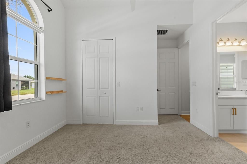 En Venta: $499,900 (4 camas, 3 baños, 2628 Pies cuadrados)