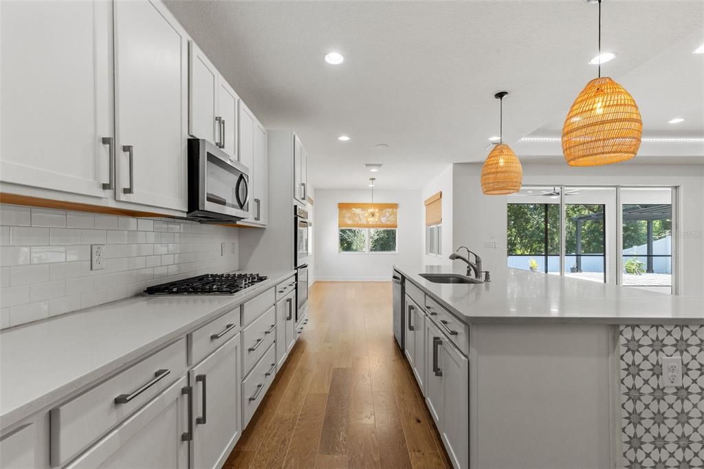 En Venta: $499,900 (4 camas, 3 baños, 2628 Pies cuadrados)
