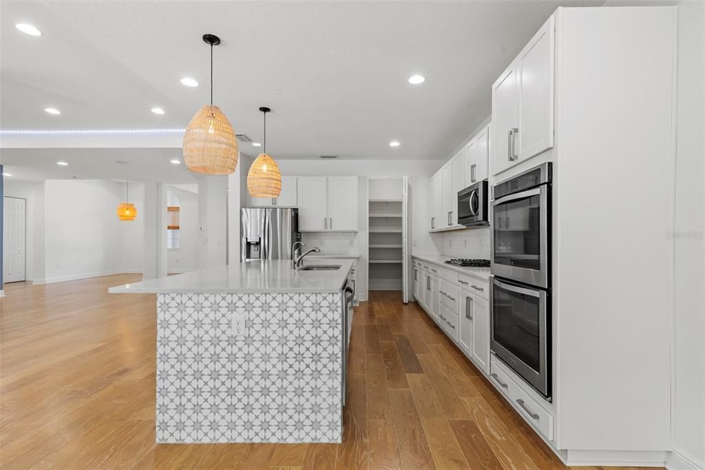 En Venta: $499,900 (4 camas, 3 baños, 2628 Pies cuadrados)