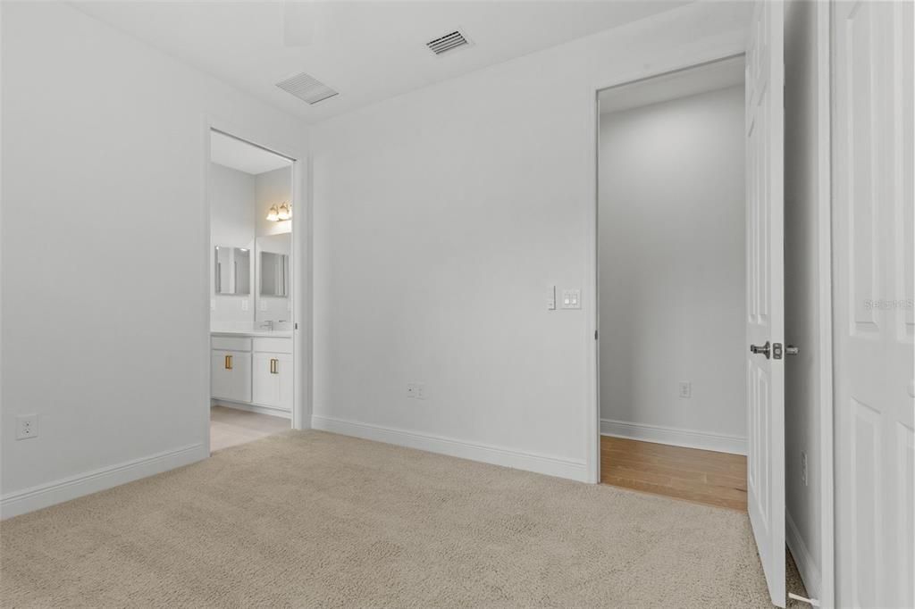 En Venta: $499,900 (4 camas, 3 baños, 2628 Pies cuadrados)