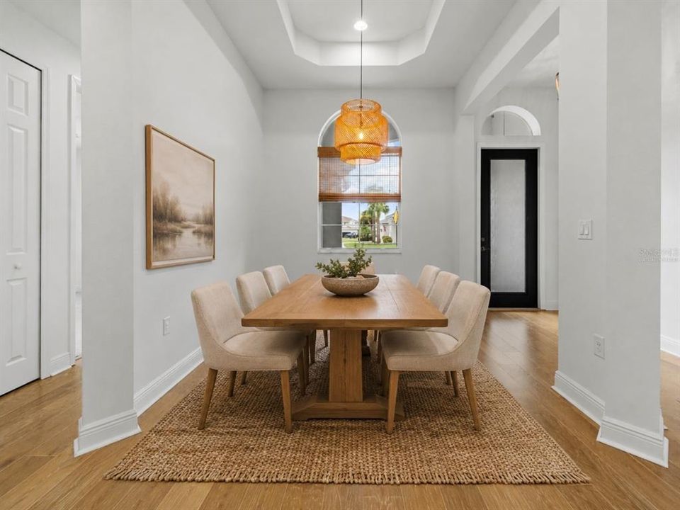 En Venta: $499,900 (4 camas, 3 baños, 2628 Pies cuadrados)
