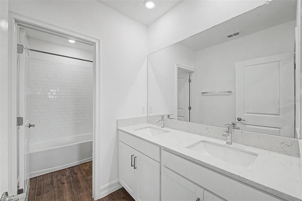 En Venta: $560,000 (5 camas, 4 baños, 3282 Pies cuadrados)