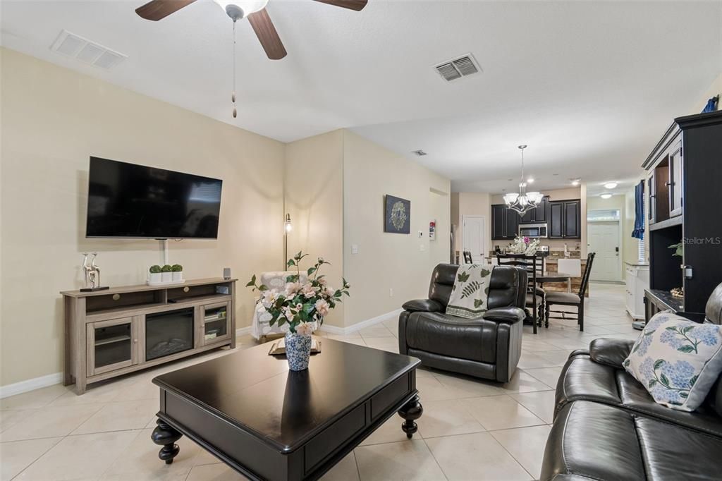 En Venta: $239,500 (3 camas, 2 baños, 1500 Pies cuadrados)