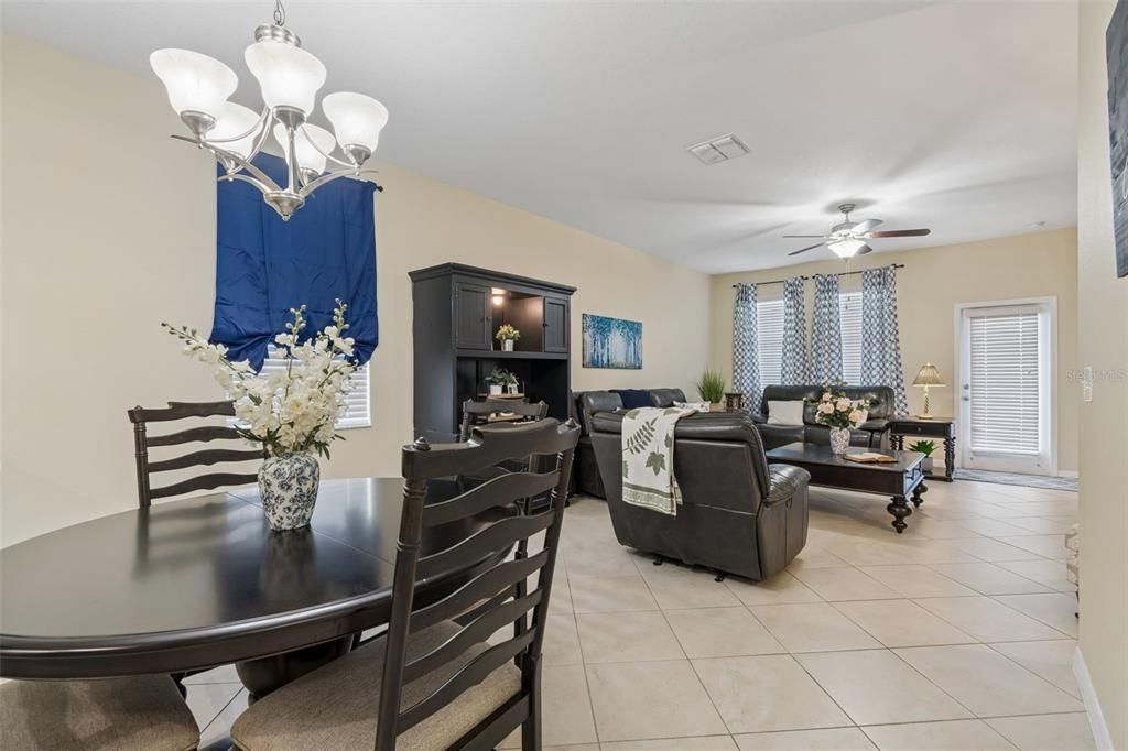 En Venta: $239,500 (3 camas, 2 baños, 1500 Pies cuadrados)