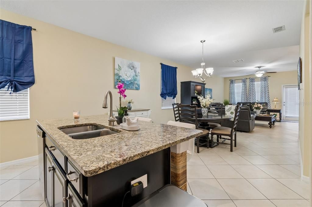 En Venta: $239,500 (3 camas, 2 baños, 1500 Pies cuadrados)