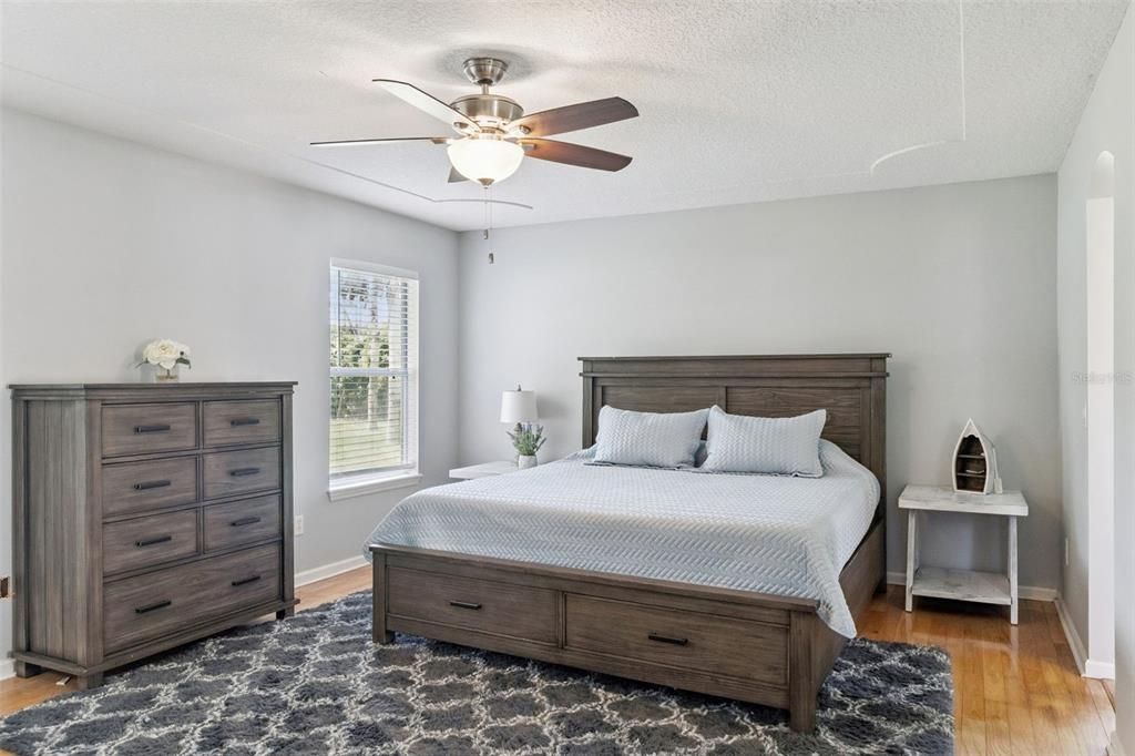 En Venta: $449,990 (3 camas, 2 baños, 1738 Pies cuadrados)