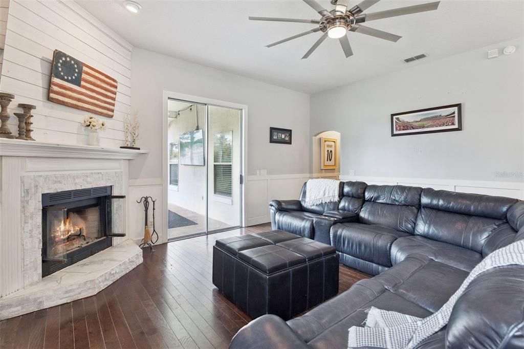 En Venta: $449,990 (3 camas, 2 baños, 1738 Pies cuadrados)