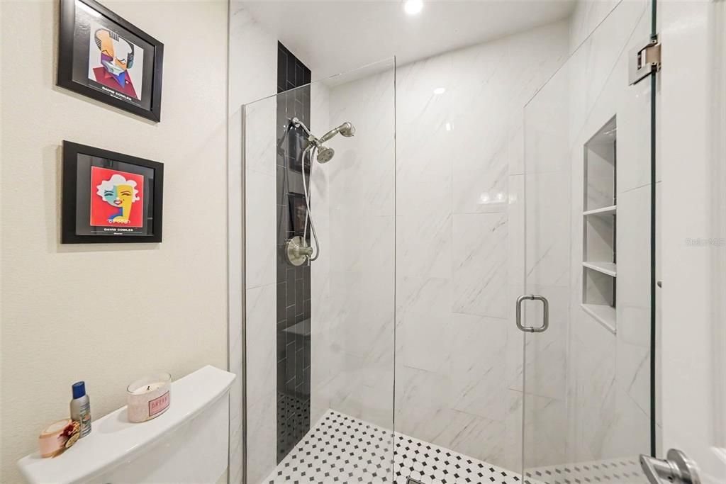 На продажу: $180,000 (2 спален, 2 ванн, 1179 Квадратных фут)