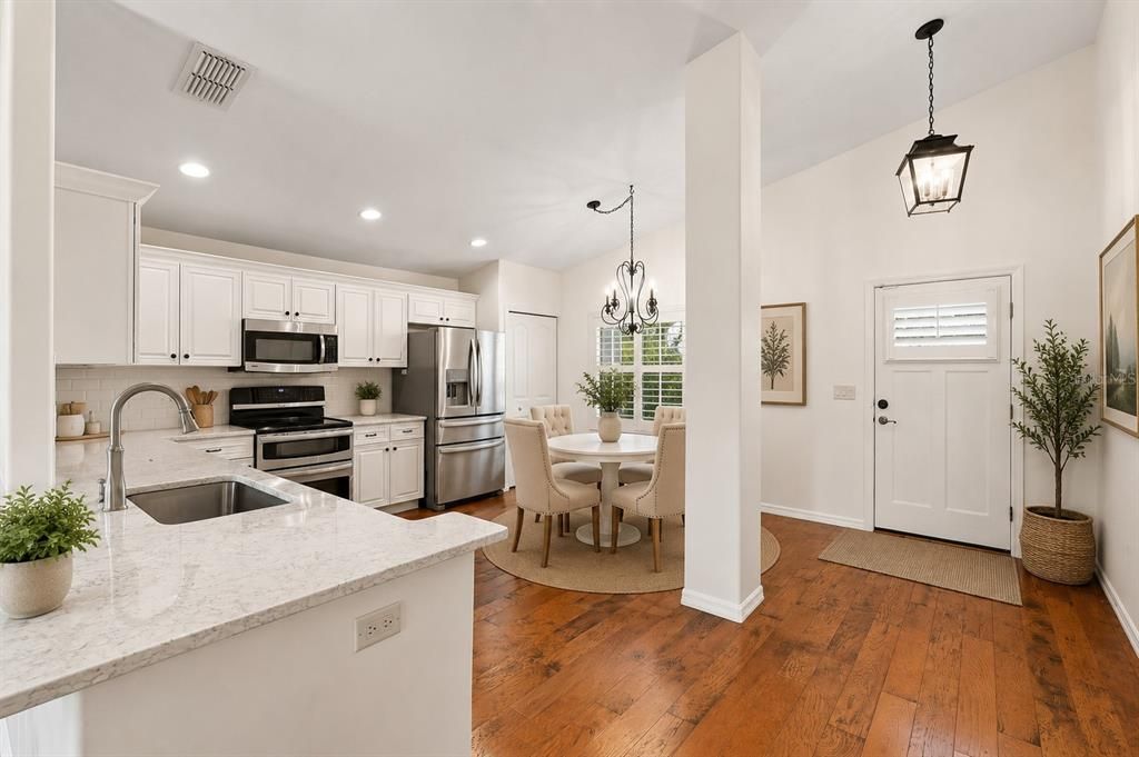 For Sale: $549,000 (3 beds, 2 baths, 1905 Square Feet)