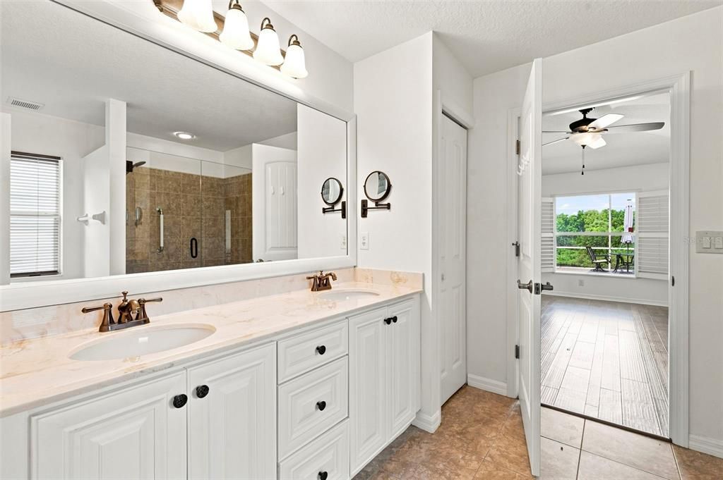 For Sale: $549,000 (3 beds, 2 baths, 1905 Square Feet)