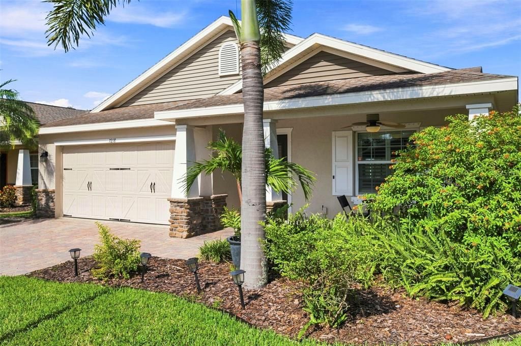 For Sale: $549,000 (3 beds, 2 baths, 1905 Square Feet)