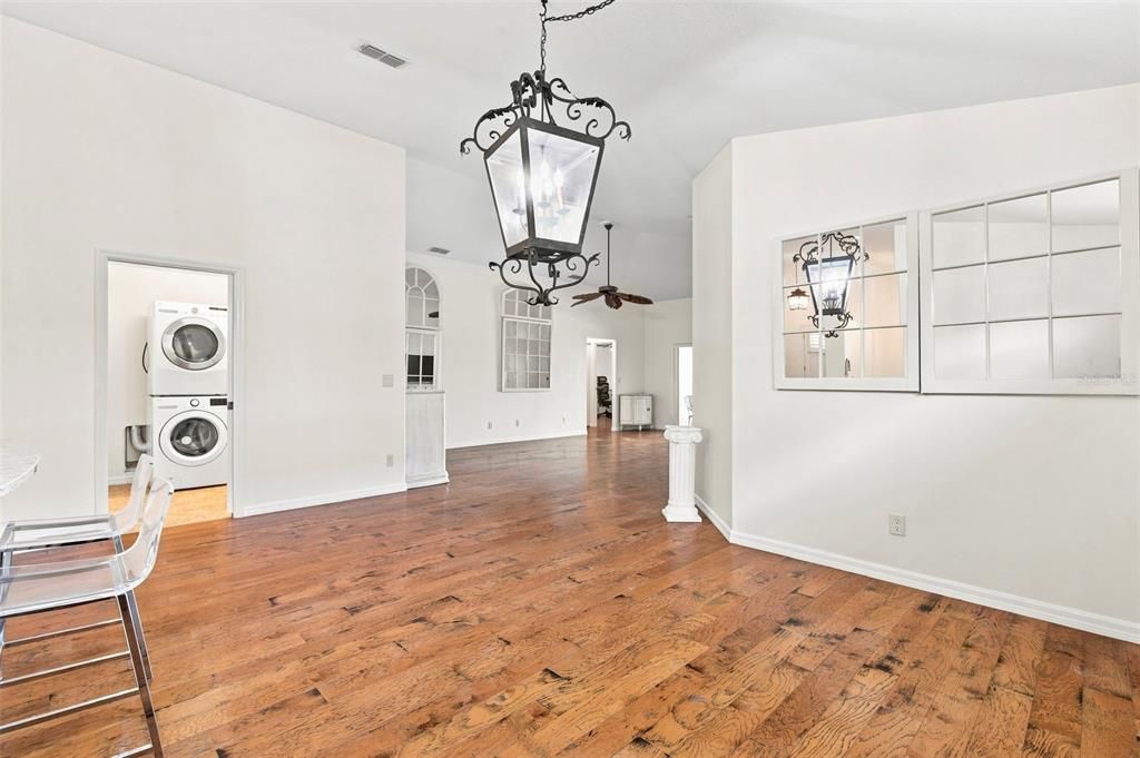For Sale: $549,000 (3 beds, 2 baths, 1905 Square Feet)