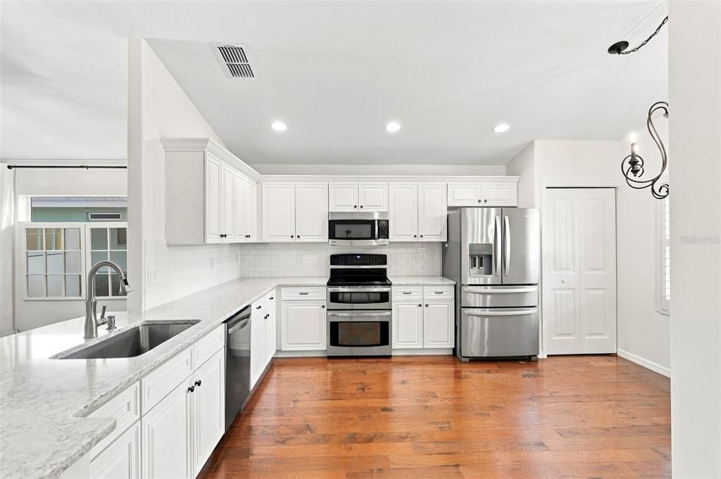 For Sale: $549,000 (3 beds, 2 baths, 1905 Square Feet)
