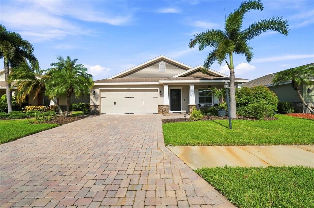 For Sale: $549,000 (3 beds, 2 baths, 1905 Square Feet)