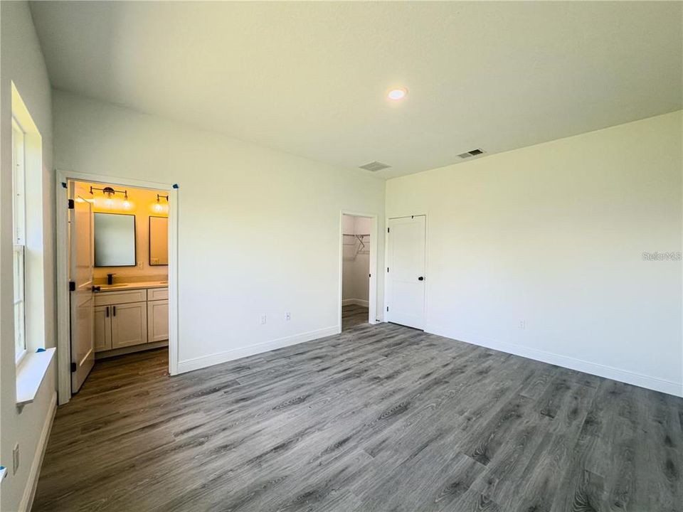 For Sale: $295,000 (4 beds, 2 baths, 1774 Square Feet)