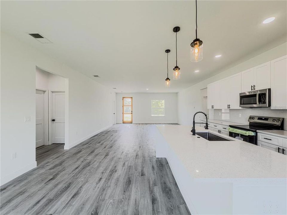 For Sale: $295,000 (4 beds, 2 baths, 1774 Square Feet)