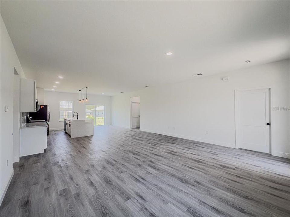 For Sale: $295,000 (4 beds, 2 baths, 1774 Square Feet)
